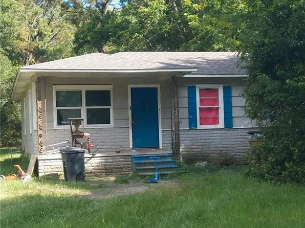 2423 Club House Rd, Mobile, AL 36605