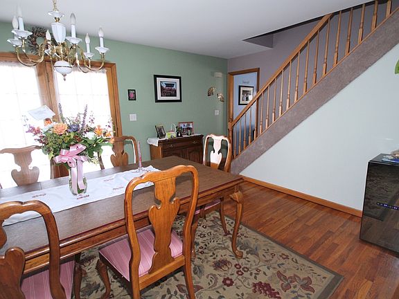 5th image of 341 Preston Ave