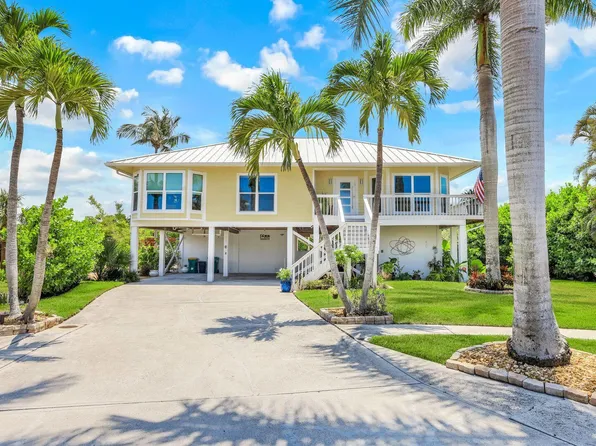 681 Diplomat Ct, Marco Island, FL 34145