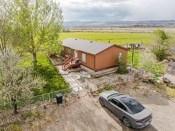 3rd image of 4240 Diana Ln