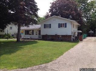 7674 Manor Dr, Mentor On The Lake, OH 44060