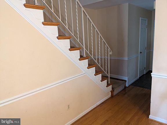 4th image of 1007 N George Mason Dr