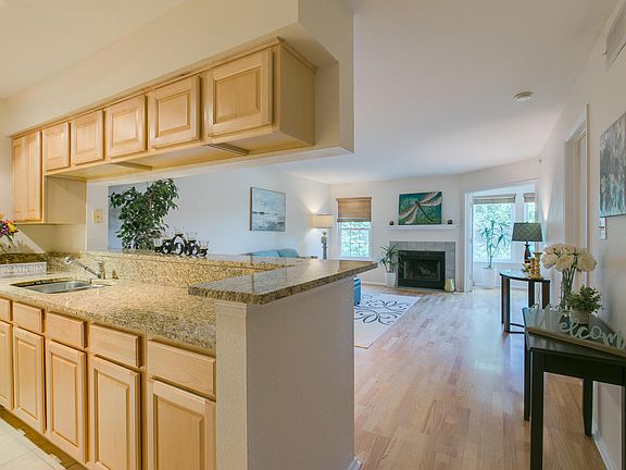 4th image of 3315 Wyndham Cres Unit 2225