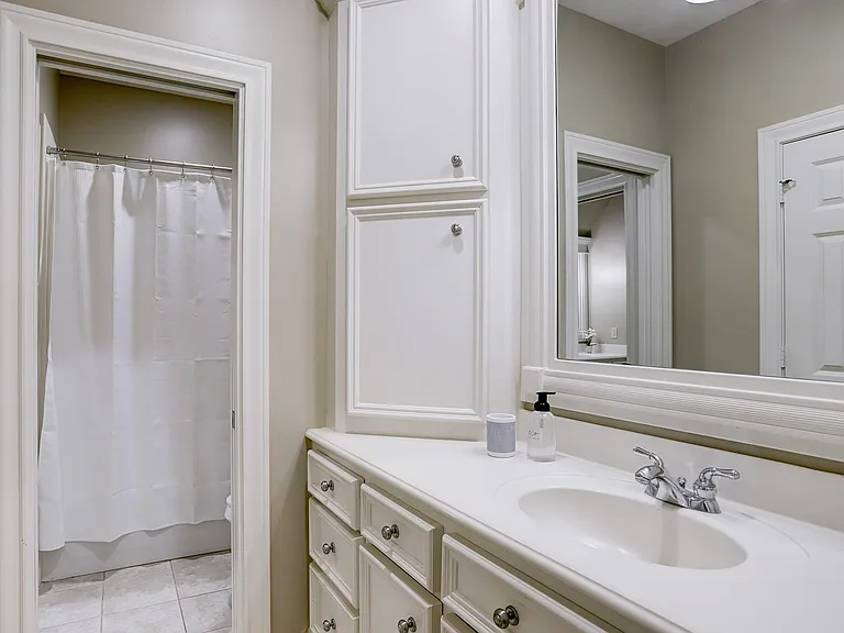 127 E Bracebridge Cir — Photo 32