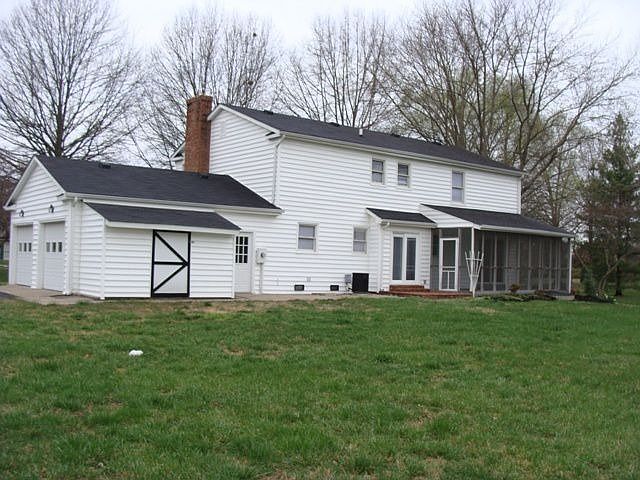 2nd image of 552 Drakesborough Dr