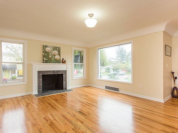 3rd image of 3001 Washington St