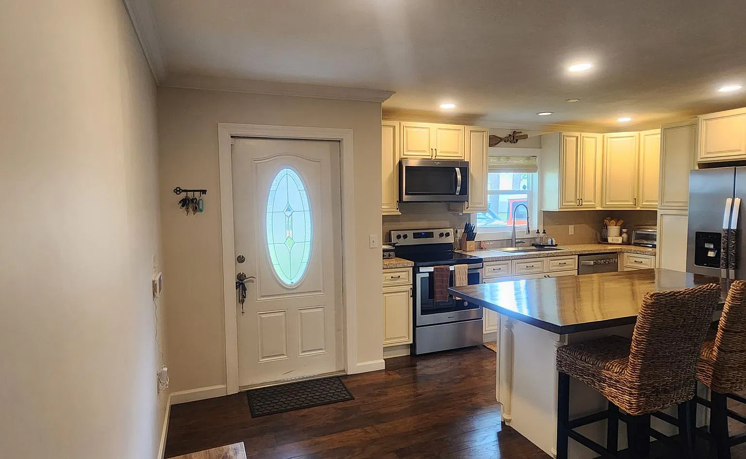 2 bed, 1222 sqft, $2,000 — Photo 3