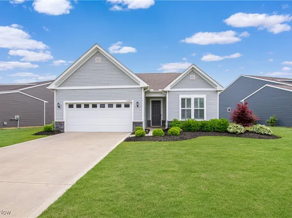 23797 Saint Andrews Dr, Columbia Station, OH 44028