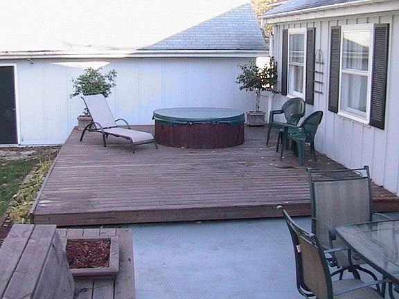 Deck with hot tub