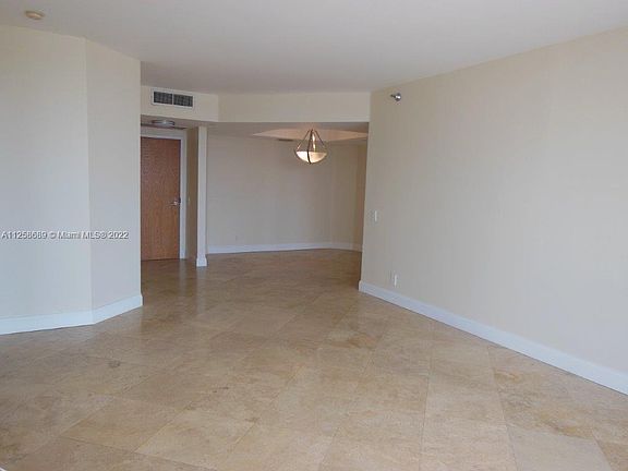 5th image of 3640 Yacht Club Dr #D-1807