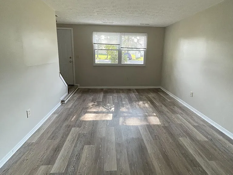1837 Clearbrook Rd NW — Photo 11