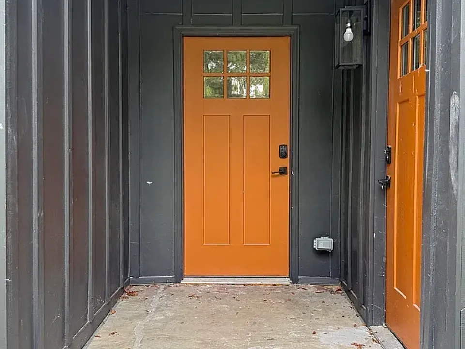 808 Center St