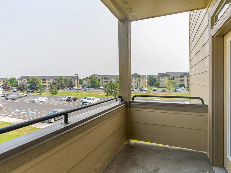 Eagle Point Apartments — Photo 23