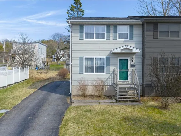 609 Wallace Ct, Saint John, NB E2M 3L9