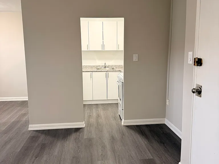 923 Wilson Ave — Photo 6