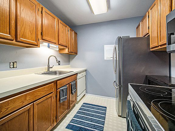 3rd image of 1225 S Maple Rd APT 307