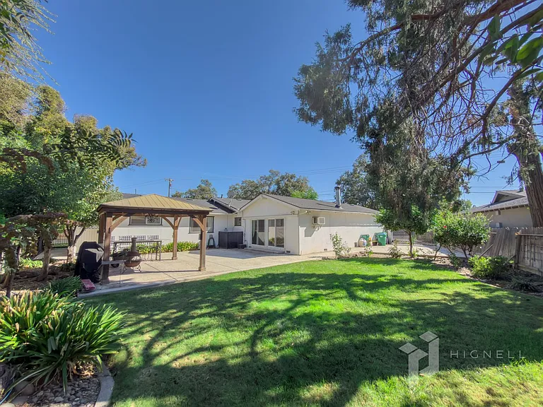 1094 Manzanita Ave — Photo 19