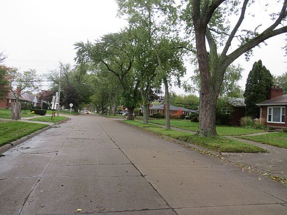 4th image of 18664 Joann St
