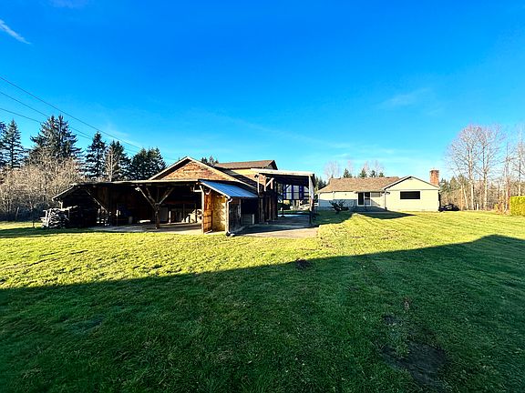 Extra undercover parking in the back of the shop. Plus covered RV parking.