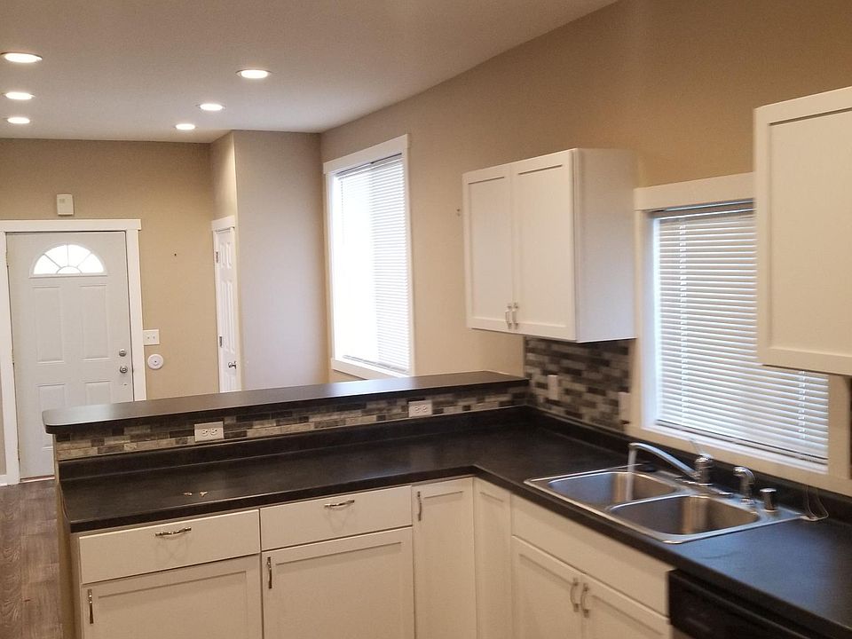 1st image of 837 Lawson Ave E