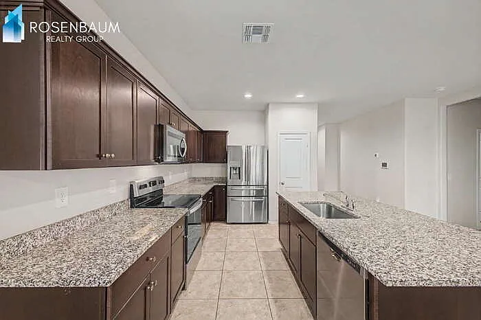 2431 S 46th St — Photo 16