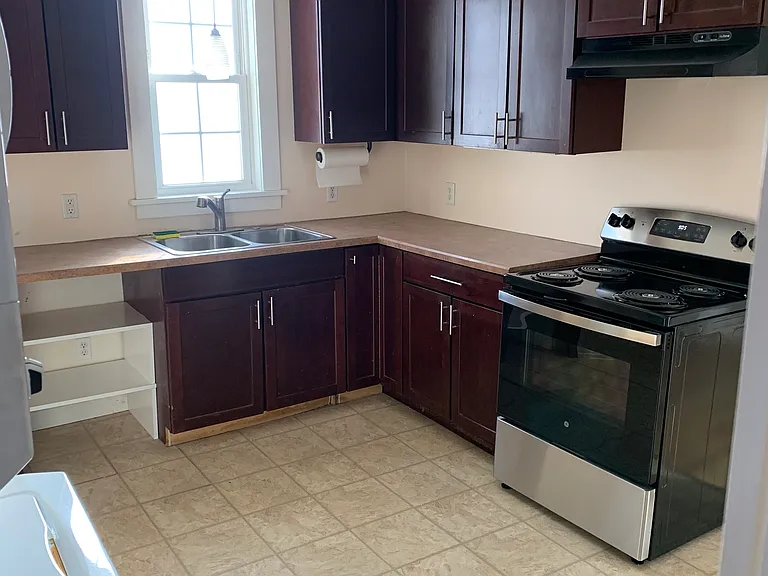 2816 Manderson St — Photo 10