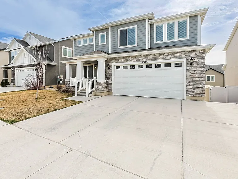1583 W Quailhill Rd — Photo 2