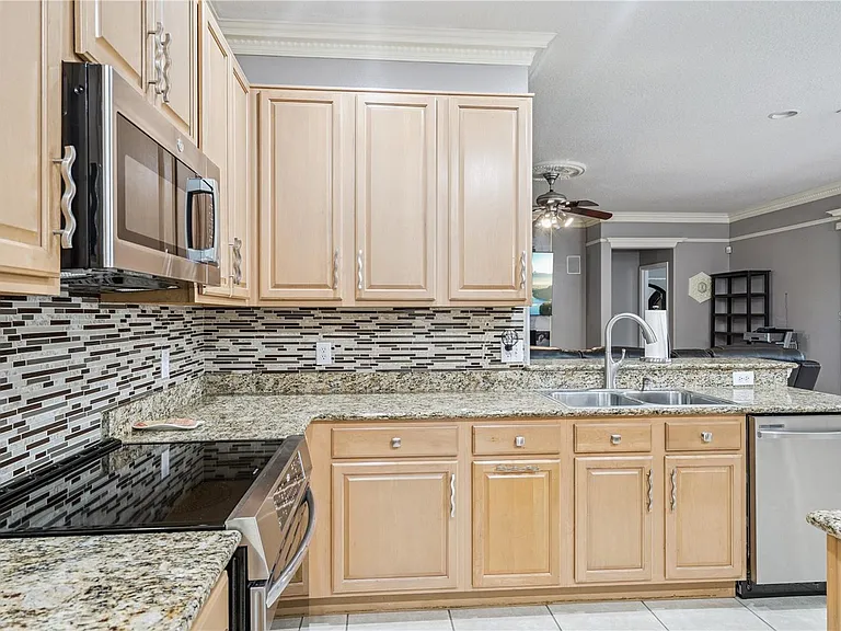 480 Rob Roy Dr — Photo 4