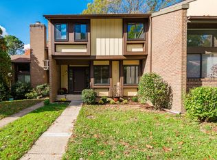 2184 Glencourse Ln, Reston, VA 20191