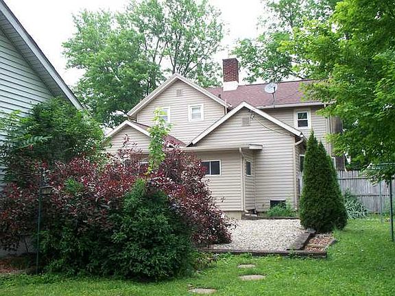 3rd image of 119 N Bryan St