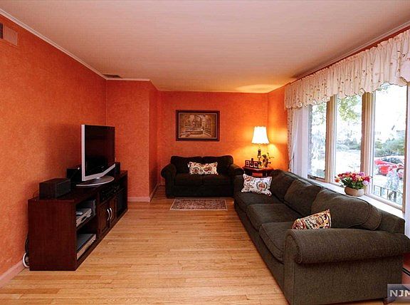 2nd image of 23 Hazelwood Ave
