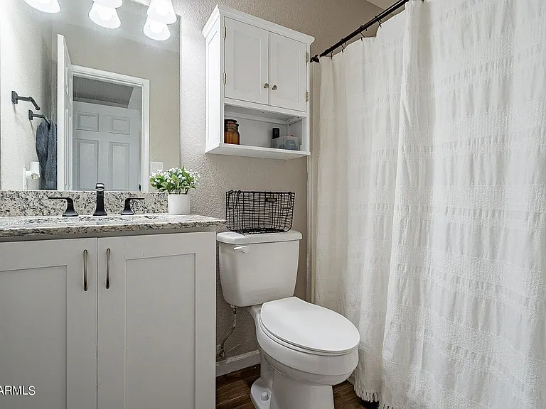 4414 W Altadena Ave — Photo 10
