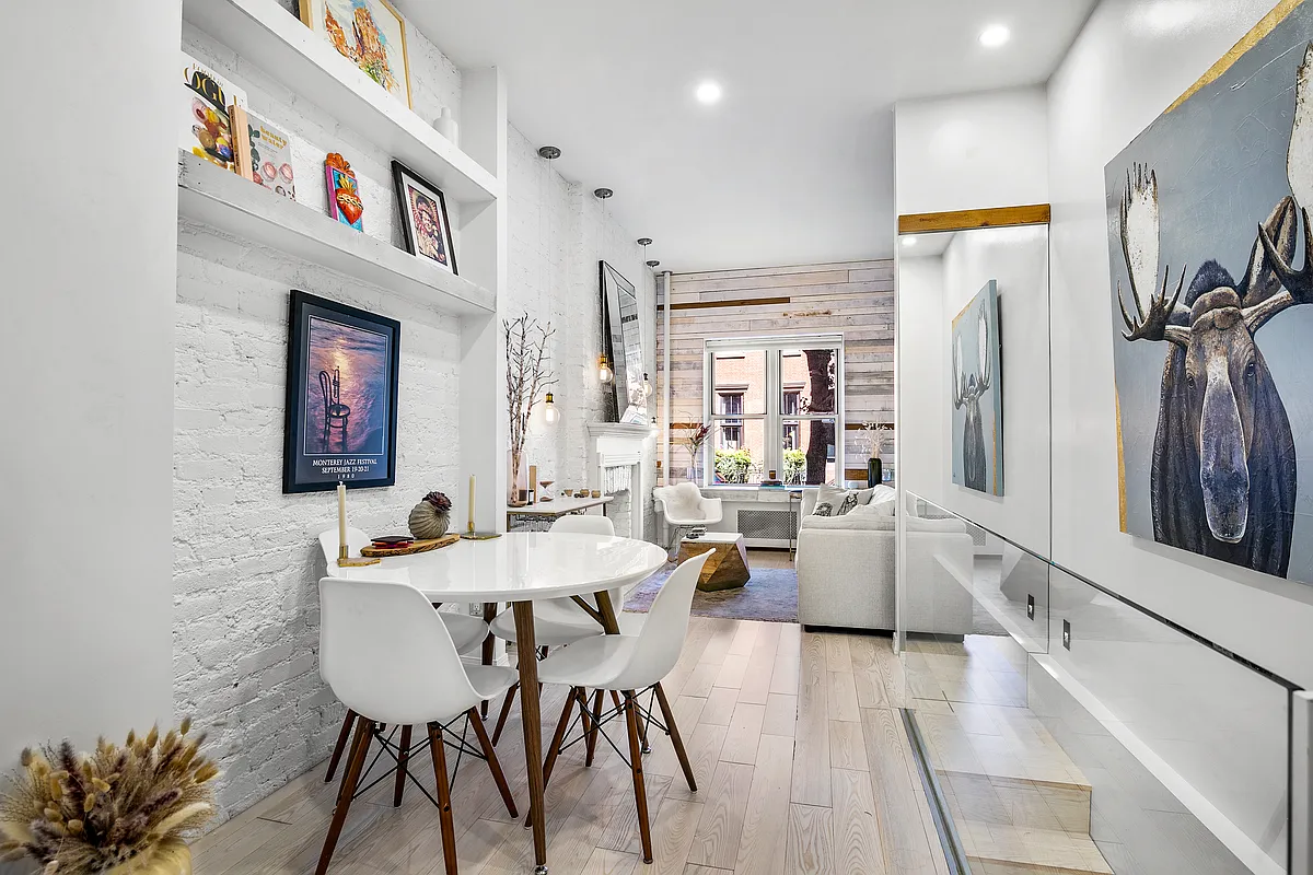 338 West 19th St Unit 1A