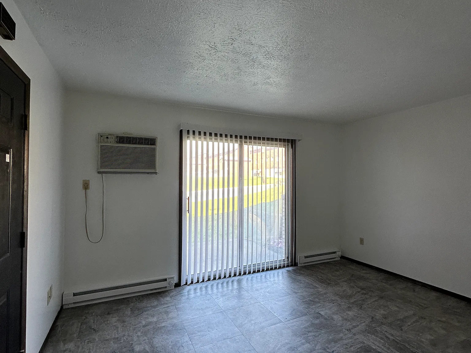 40 Fernwood Ave — Photo 1