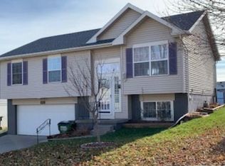 17711 Margo St, Omaha, NE 68136