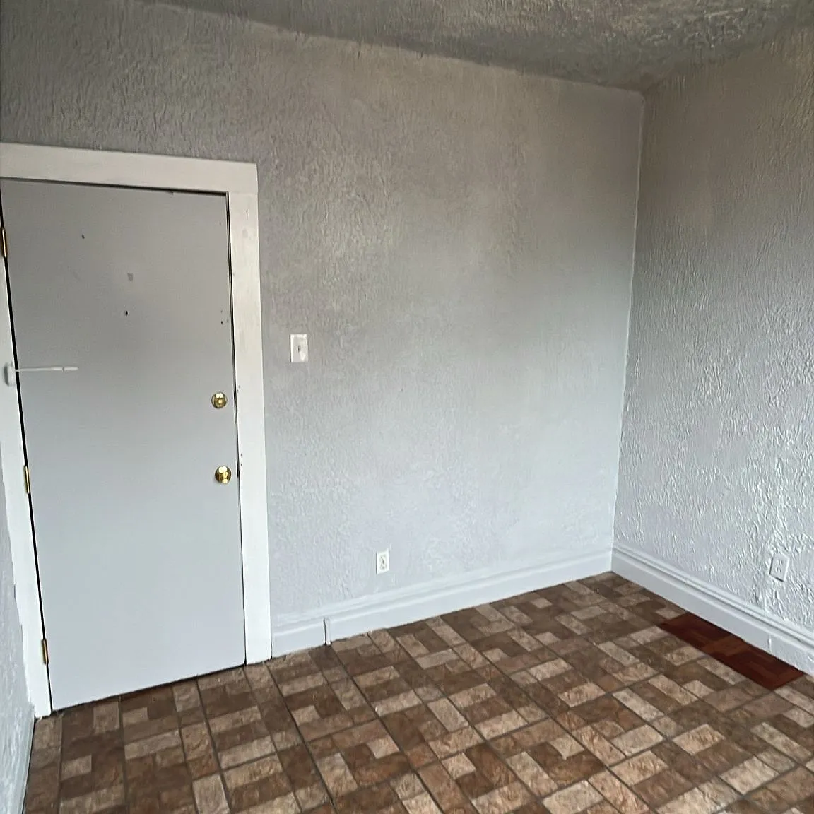 2 bed, $650 — Photo 1