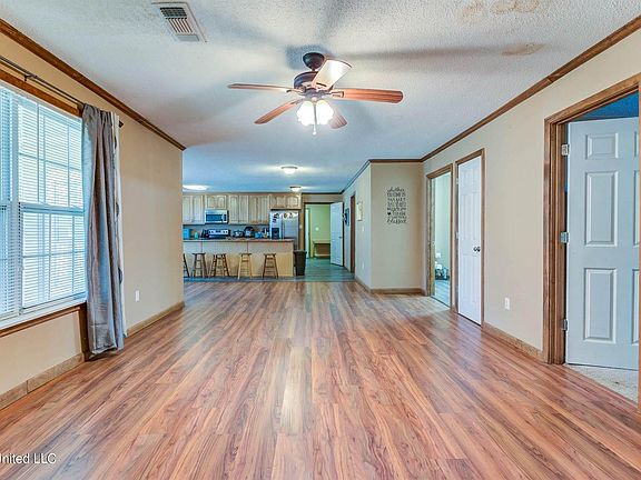 4th image of 14 Oneal Rd