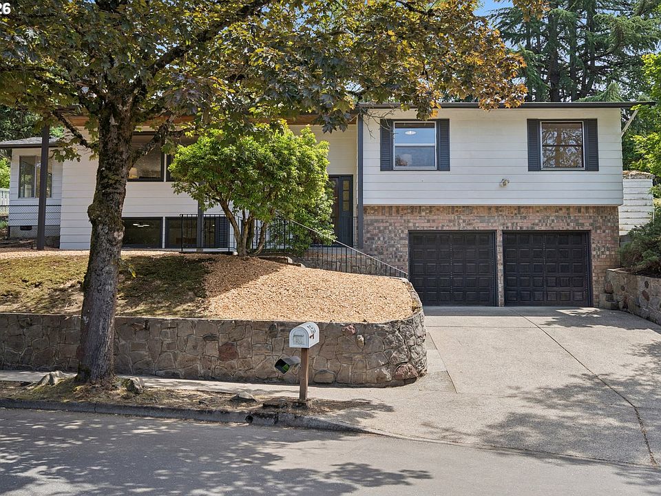 1st image of 860 NW Battaglia Ave