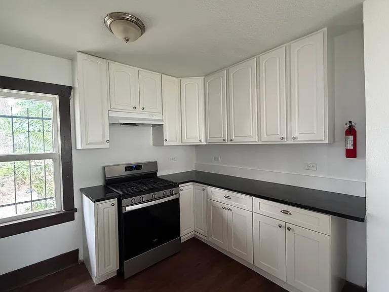 1124 W 11th Ave — Photo 5
