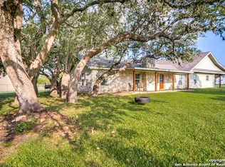 12 Fabra Oaks Rd, Boerne, TX 78006