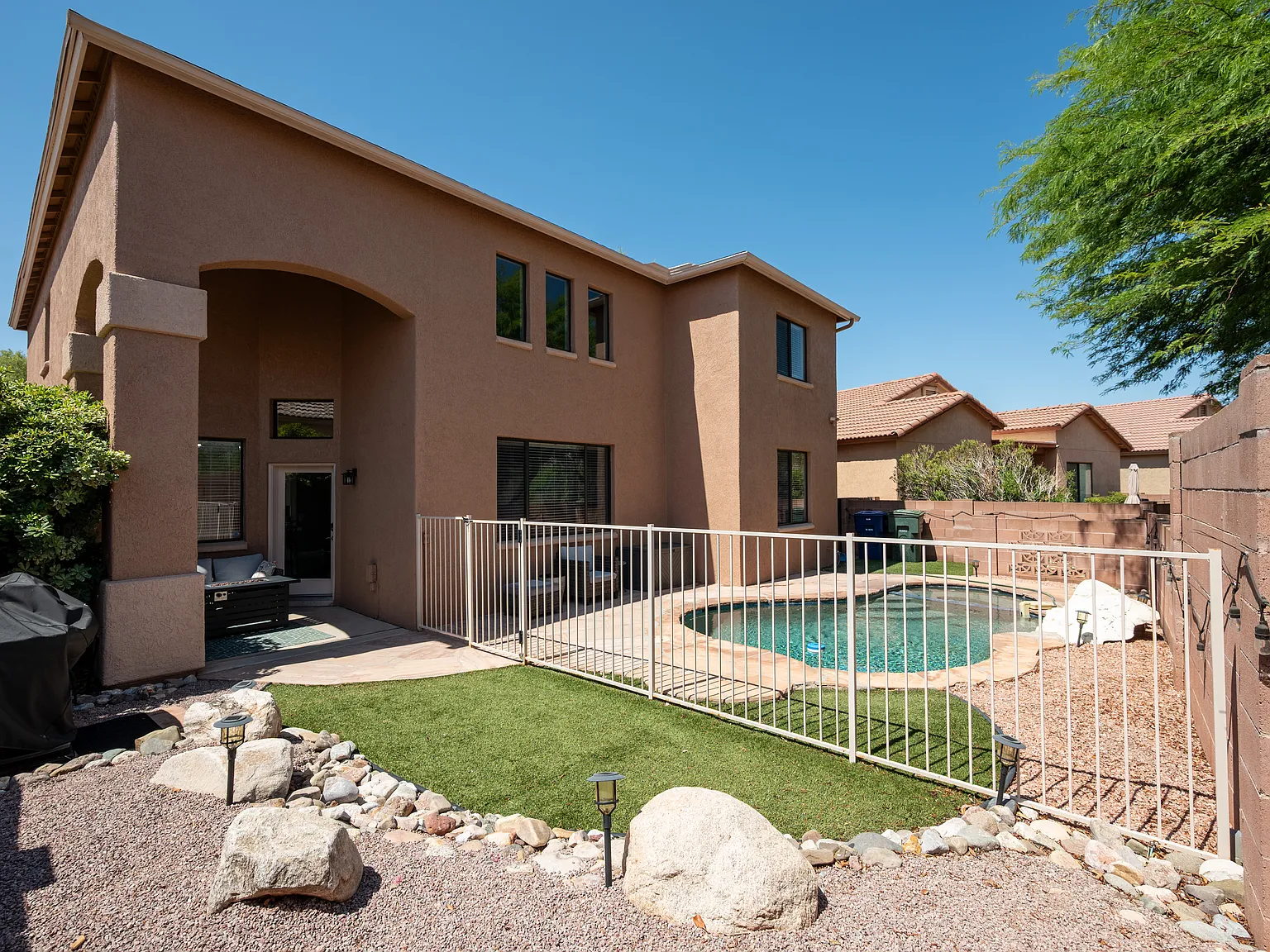 4 bed, 2395 sqft, $3,300 — Photo 2