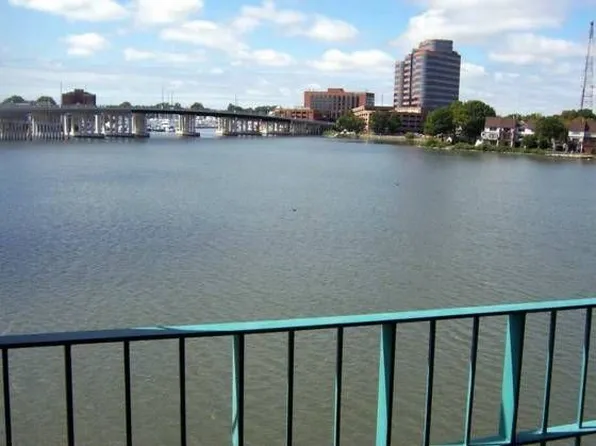 30 Brough Ln APT 305, Hampton, VA 23669