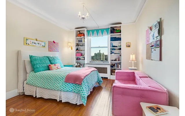 Sold by Douglas Elliman | media 19