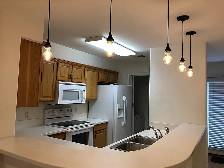 6900 E Riverside Dr #3 — Photo 5