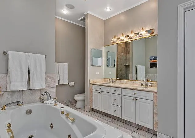 641 W Wayman St #D — Photo 14