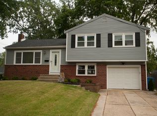 110 McIntosh Rd, Cherry Hill, NJ 08003