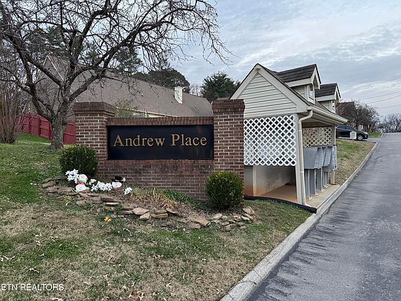 2nd image of 9001 Fountain Brook Ln