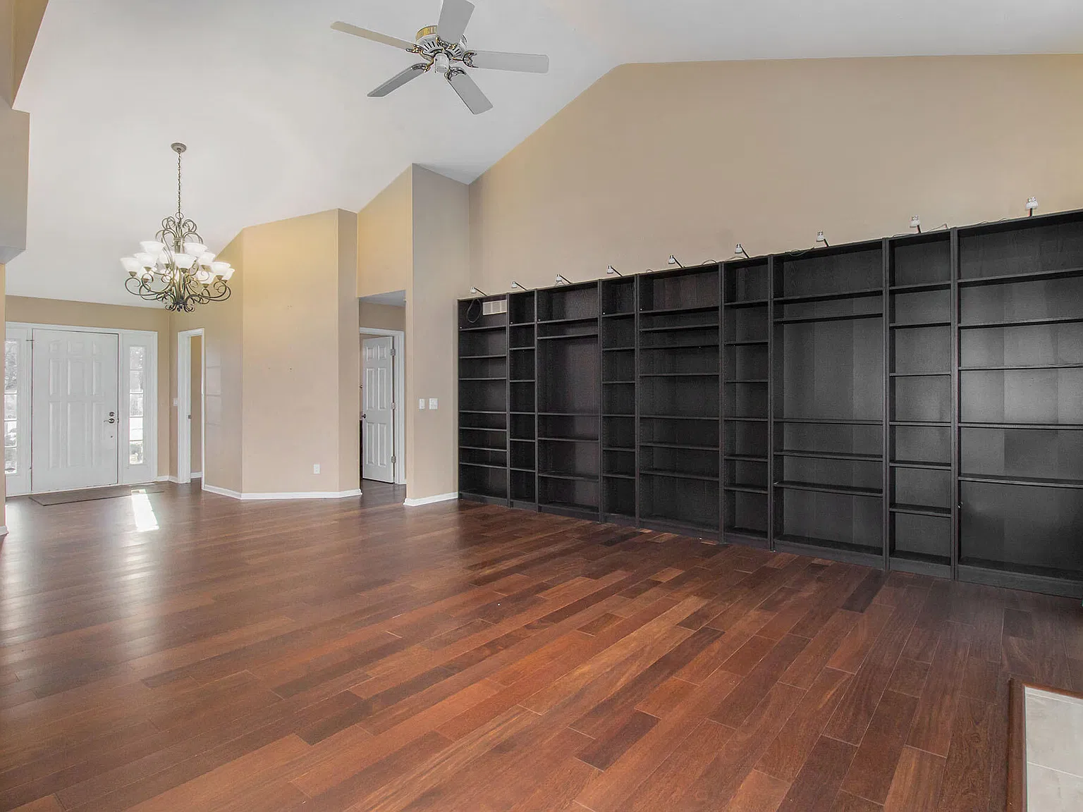 4 bed, 3.5 bath, 3403 sqft, $3,400 — Photo 4