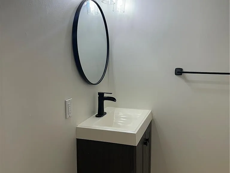 10 Fort Lee Ct — Photo 5
