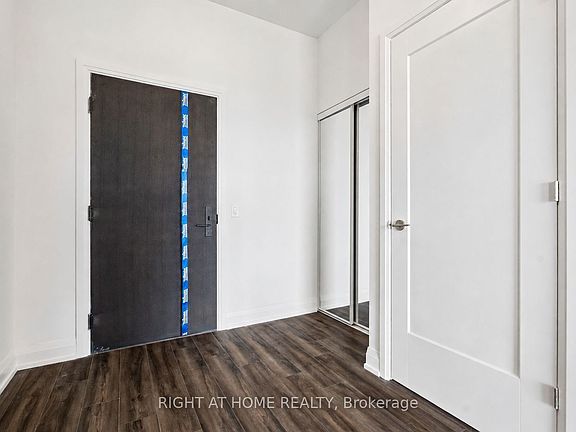 5th image of 20 Soudan Ave #Penthouse 03